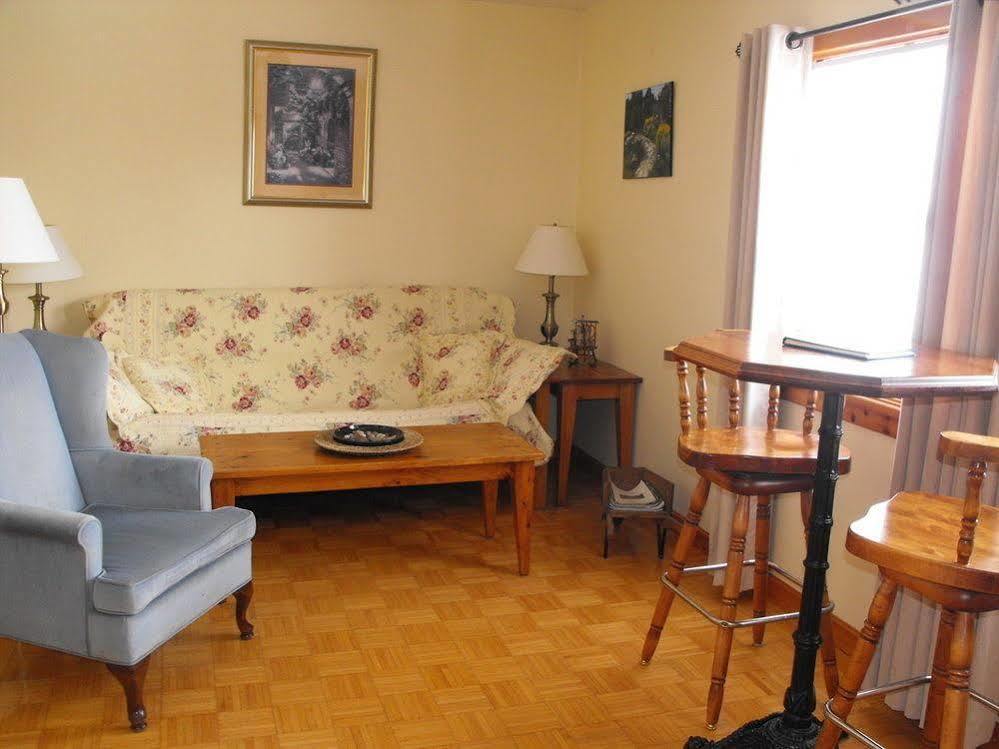 Dewar'S Inn And Cottages Prescott Bagian luar foto