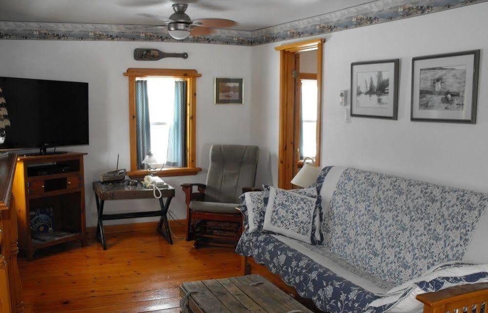 Dewar'S Inn And Cottages Prescott Bagian luar foto